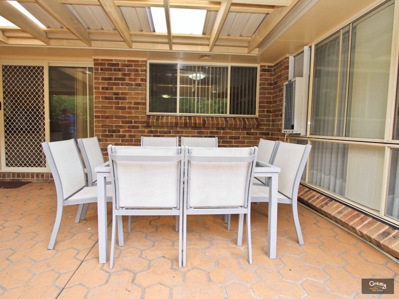 10 Monarch Crescent, Valentine NSW 2280