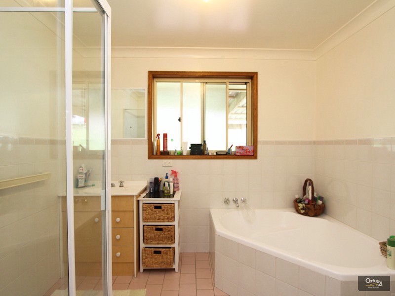 30 Suffolk Drive, Valentine NSW 2280