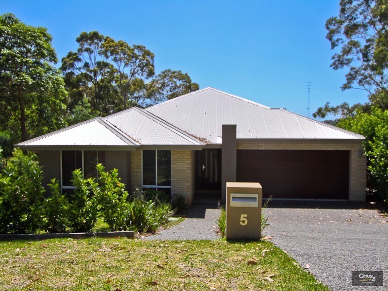 5 Lurnea Crescent, Valentine NSW 2280