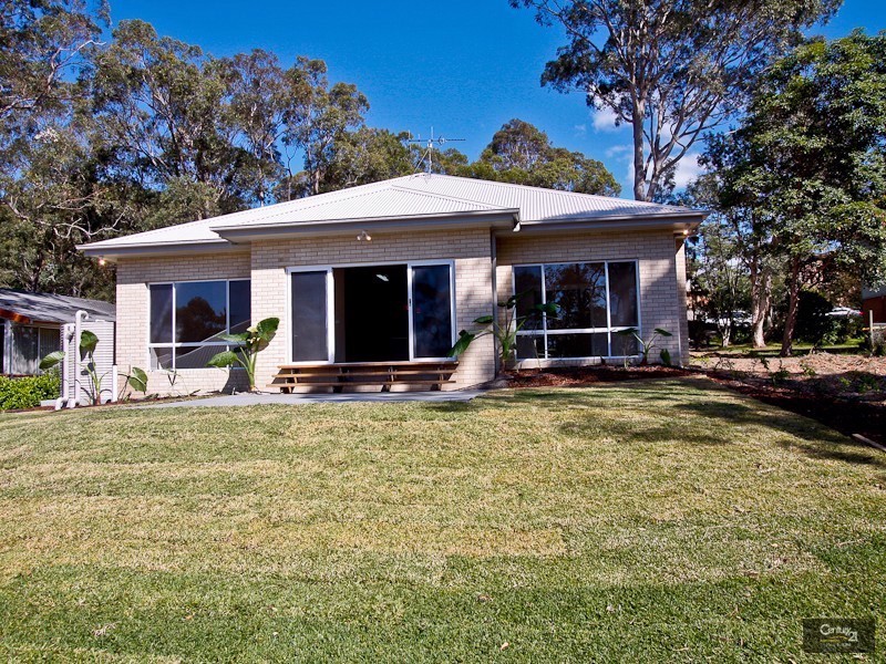 5 Lurnea Crescent, Valentine NSW 2280