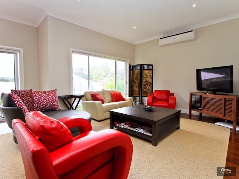 5 Lurnea Crescent, Valentine NSW 2280