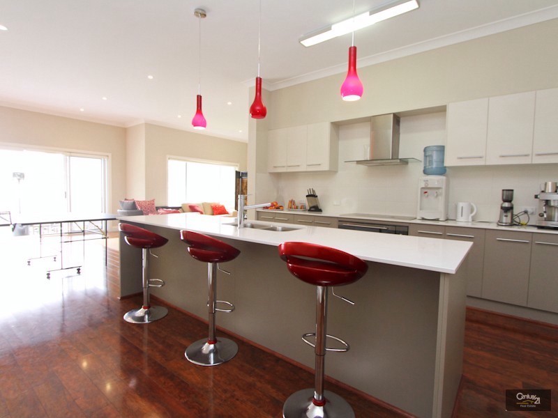 5 Lurnea Crescent, Valentine NSW 2280