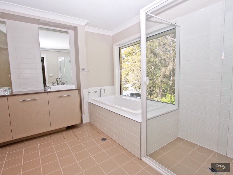 5 Lurnea Crescent, Valentine NSW 2280