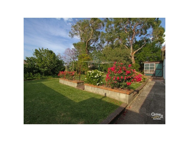 24 Bonarius Street, Warners Bay NSW 2282