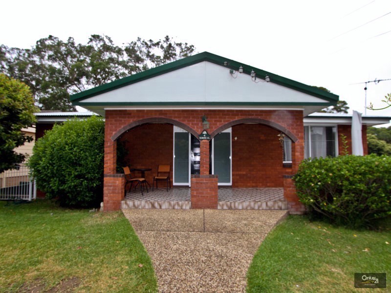 4 Terone Close, Warners Bay NSW 2282