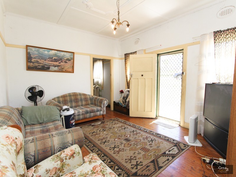 8 George Street, Belmont NSW 2280