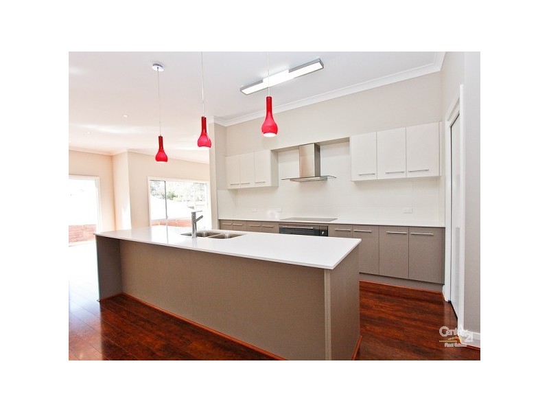 5 Lurnea Crescent, Valentine NSW 2280