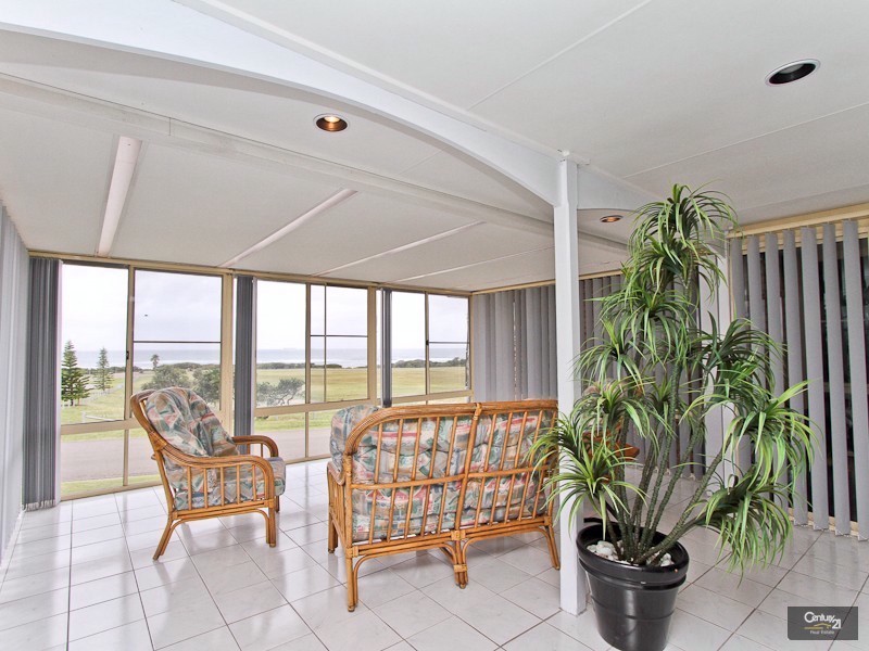 43 The Esplanade, Caves Beach NSW 2281