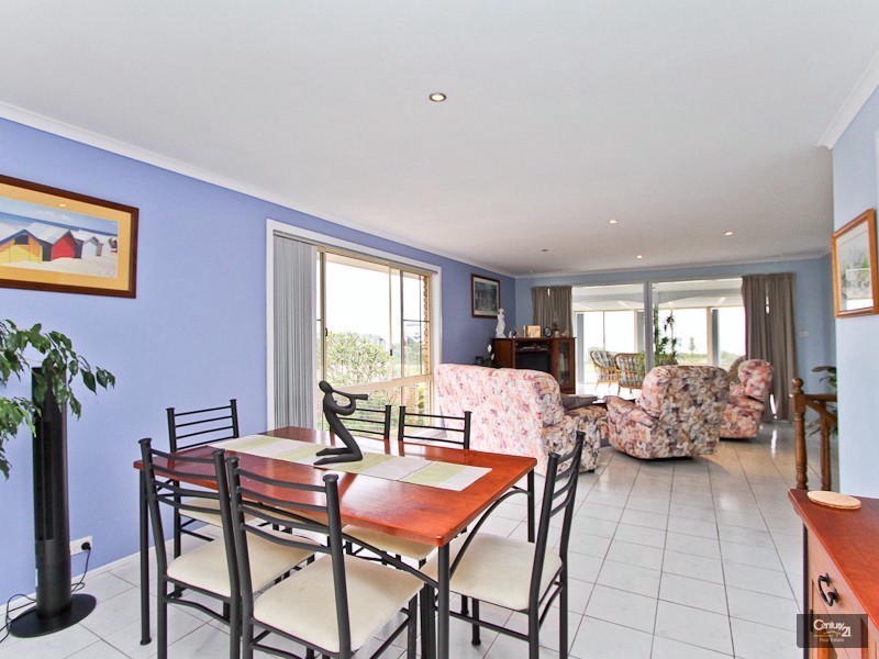 43 The Esplanade, Caves Beach NSW 2281
