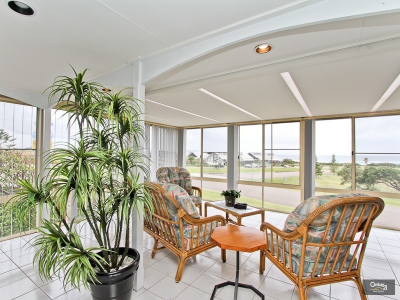 43 The Esplanade, Caves Beach NSW 2281