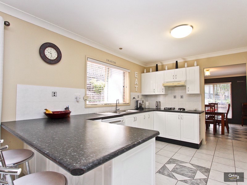 35 Excalibur Parade, Valentine NSW 2280