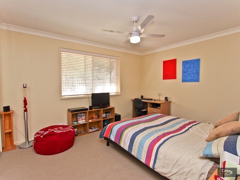 35 Excalibur Parade, Valentine NSW 2280