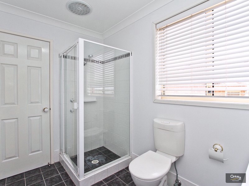 4 Kerrigan Close, Eleebana NSW 2282