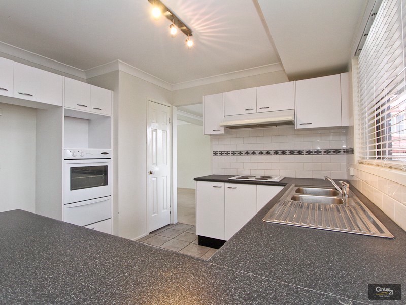 4 Kerrigan Close, Eleebana NSW 2282