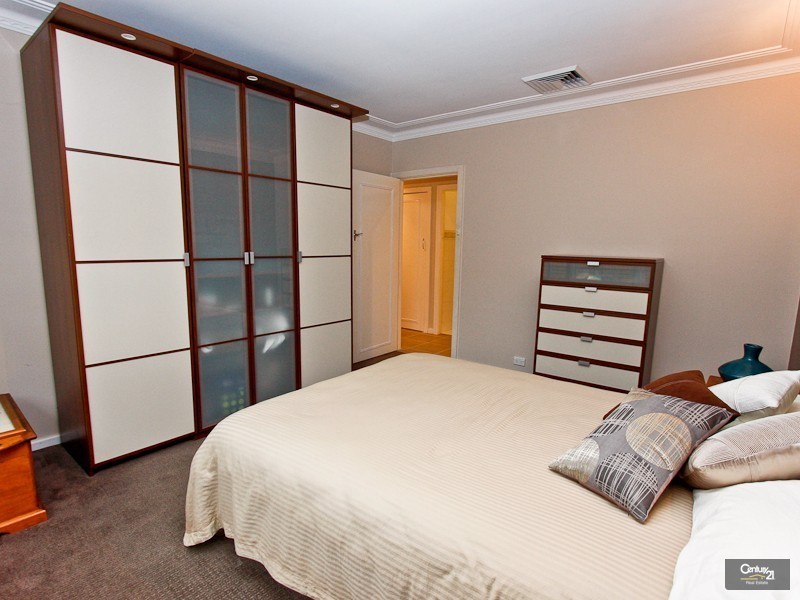 12 Keira Close, Valentine NSW 2280