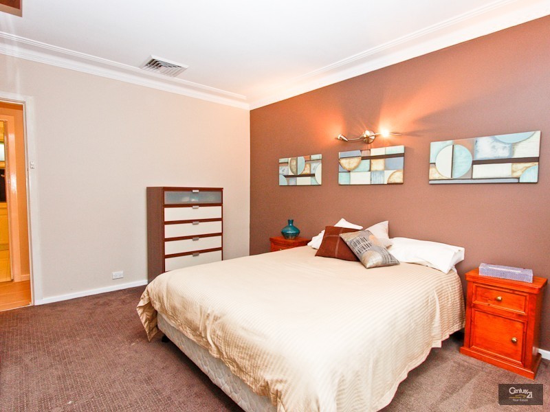 12 Keira Close, Valentine NSW 2280