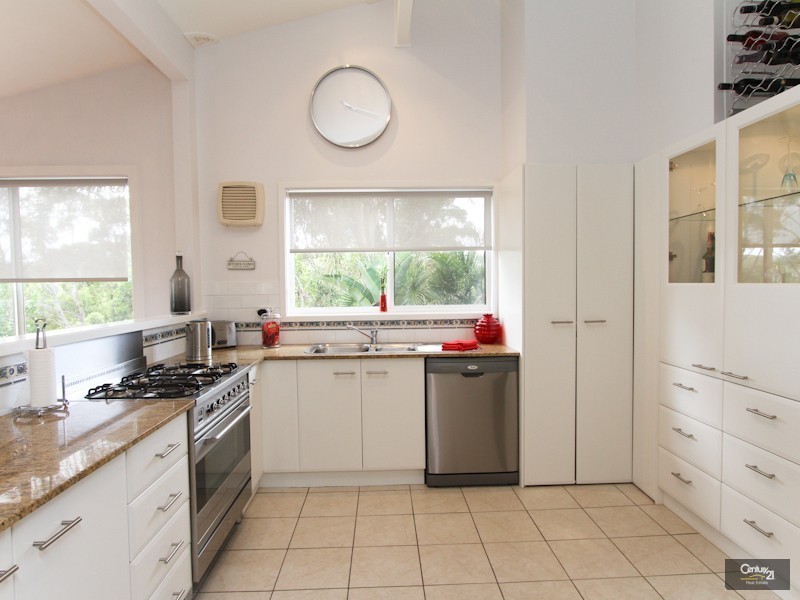 16 Andrew Road, Valentine NSW 2280