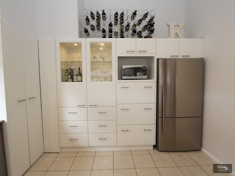 16 Andrew Road, Valentine NSW 2280