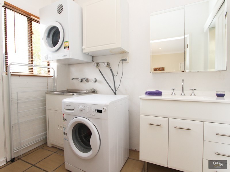 16 Andrew Road, Valentine NSW 2280