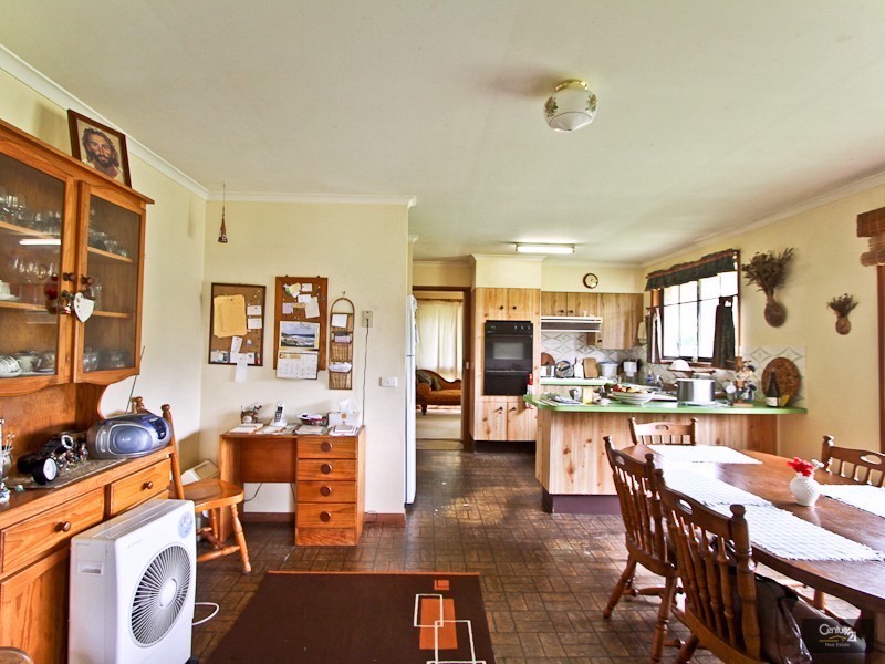 36 Robertson Road, Valentine NSW 2280