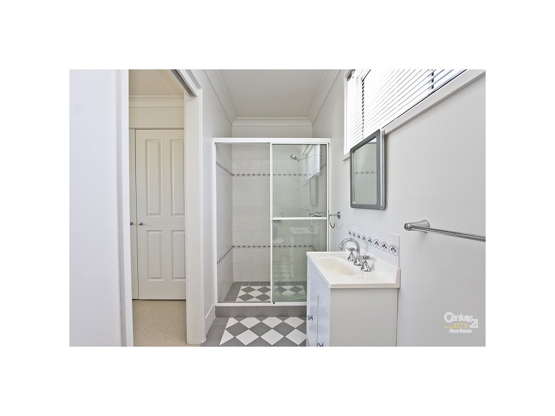 120 Macquarie Grove, Caves Beach NSW 2281