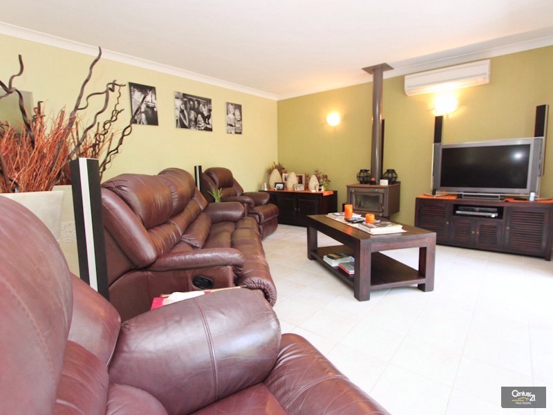 5 Paris Crescent, Valentine NSW 2280