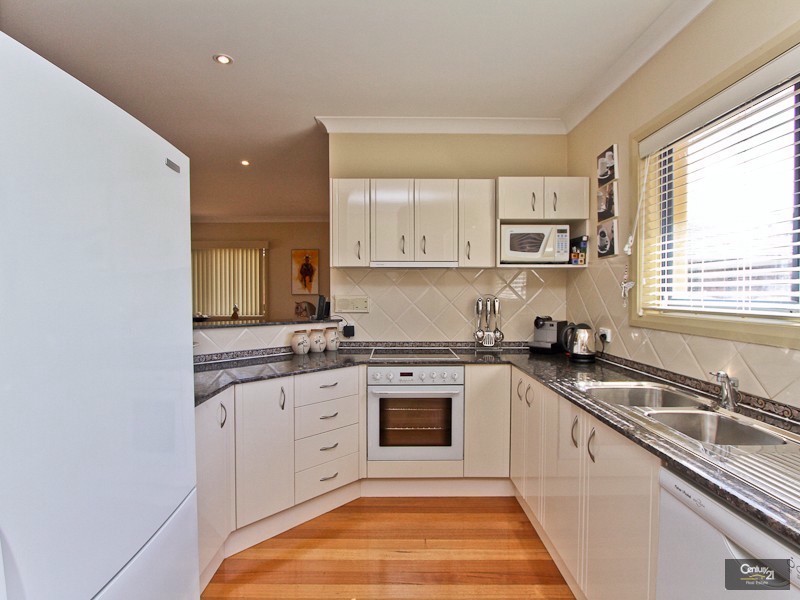 2/622 Macquarie Drive, Eleebana NSW 2282