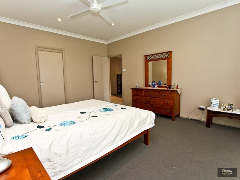 36  Master Street, Belmont North NSW 2280