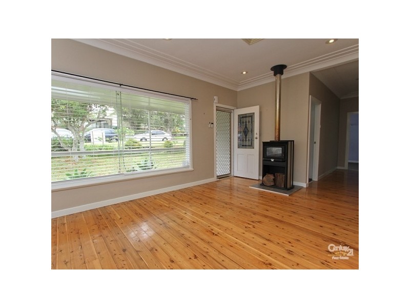 17 Hallvert Crescent, Charlestown NSW 2290