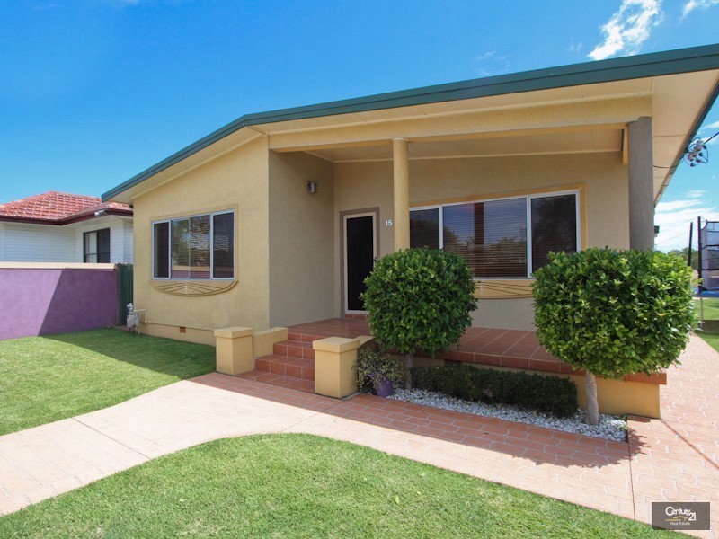 15 Robert Street, Belmont South NSW 2280