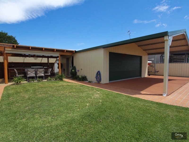 15 Robert Street, Belmont South NSW 2280