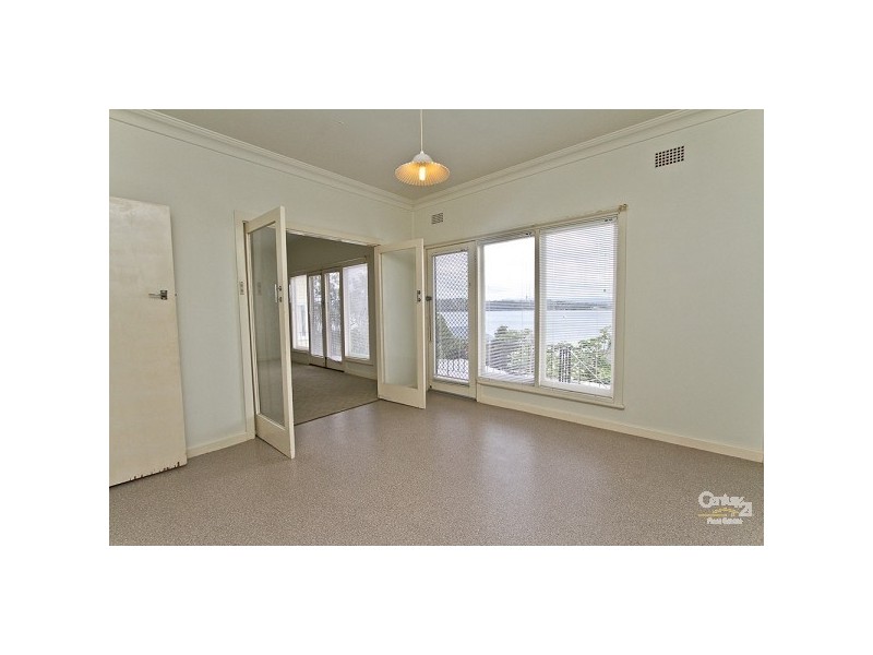 21 Gordon Street, Eleebana NSW 2282