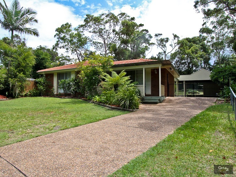 5 Linnekar Close, Valentine NSW 2280