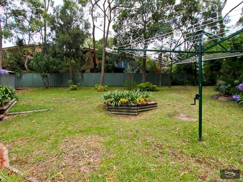 5 Linnekar Close, Valentine NSW 2280