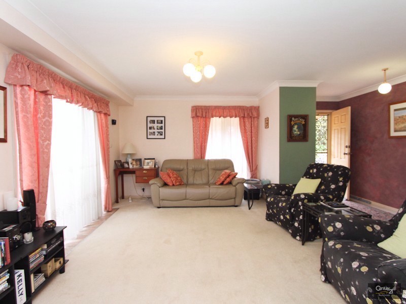 9 Aurora Court, Warners Bay NSW 2282