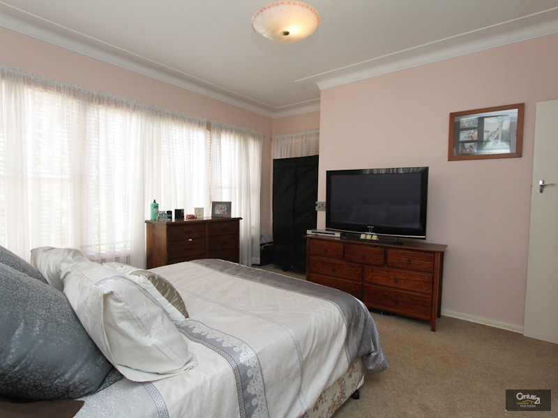 596 Macquarie Drive, Eleebana NSW 2282