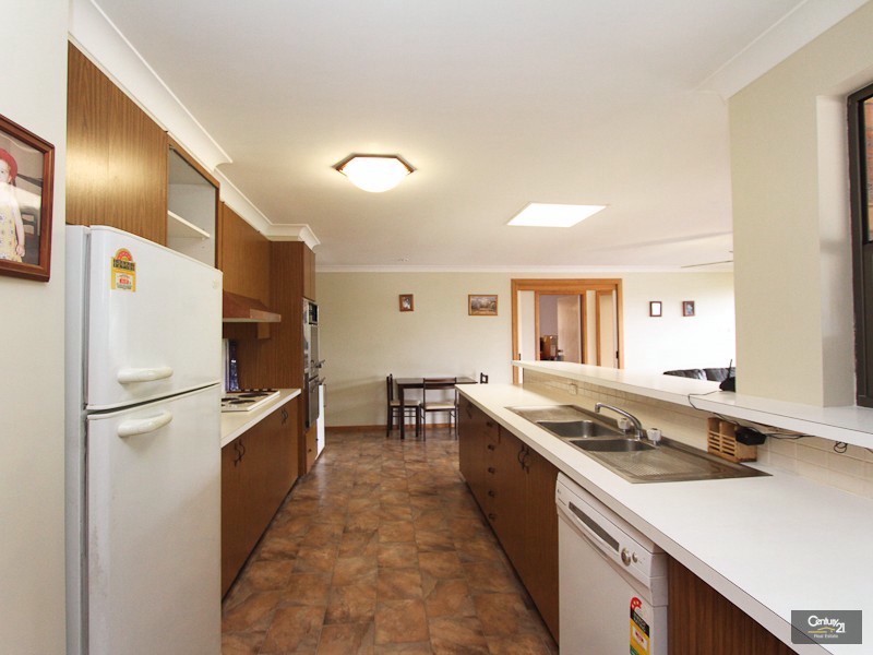 64 Regal Way, Valentine NSW 2280