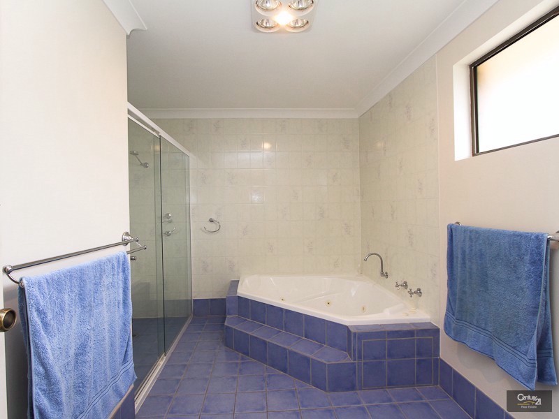 64 Regal Way, Valentine NSW 2280