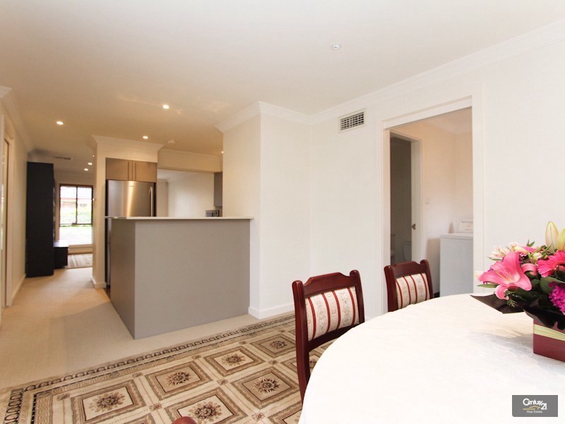 2/36 Albert Street, Warners Bay NSW 2282