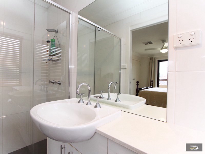 2/36 Albert Street, Warners Bay NSW 2282