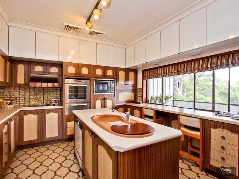 8 Edinburgh Close, Valentine NSW 2280