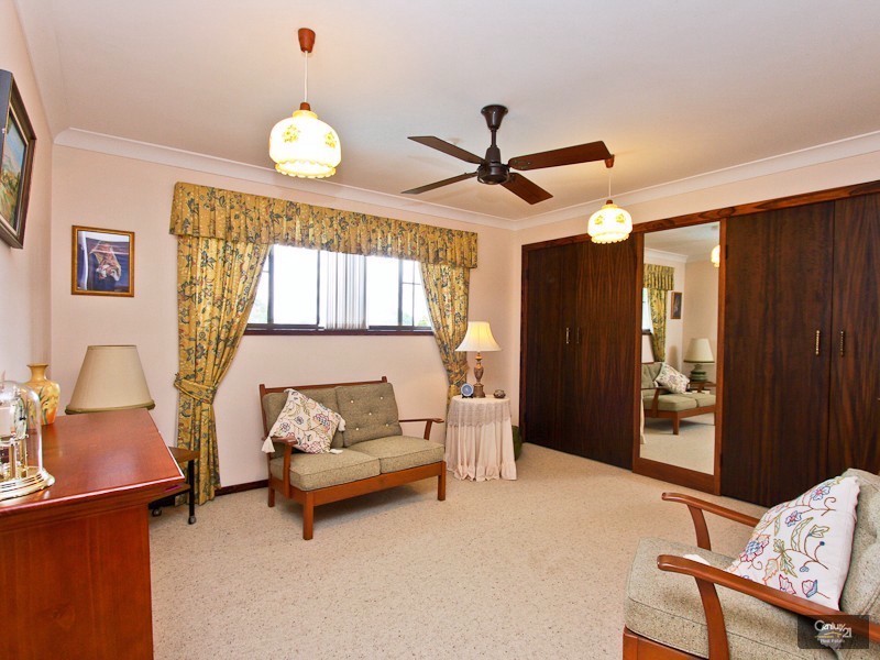 8 Edinburgh Close, Valentine NSW 2280