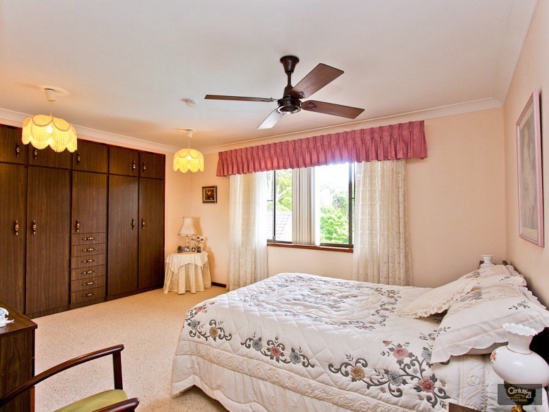 8 Edinburgh Close, Valentine NSW 2280