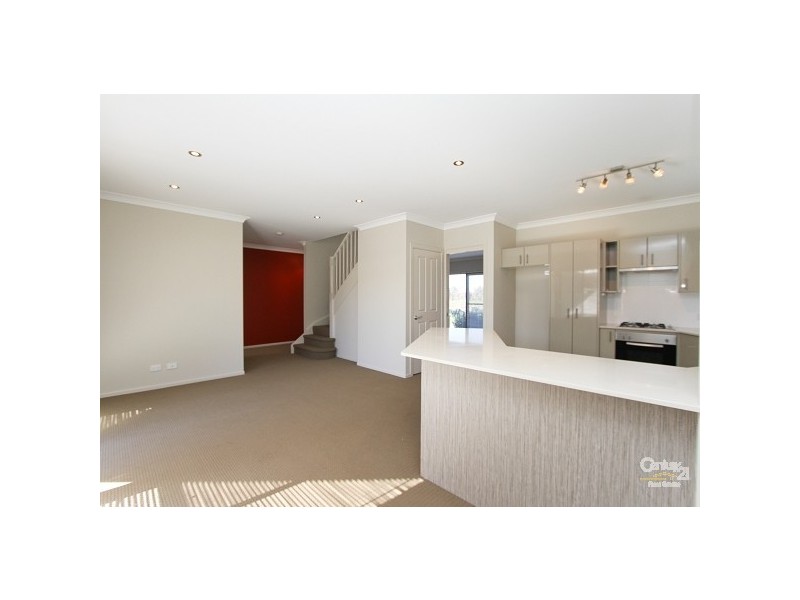 8 Siloam Drive, Belmont NSW 2280