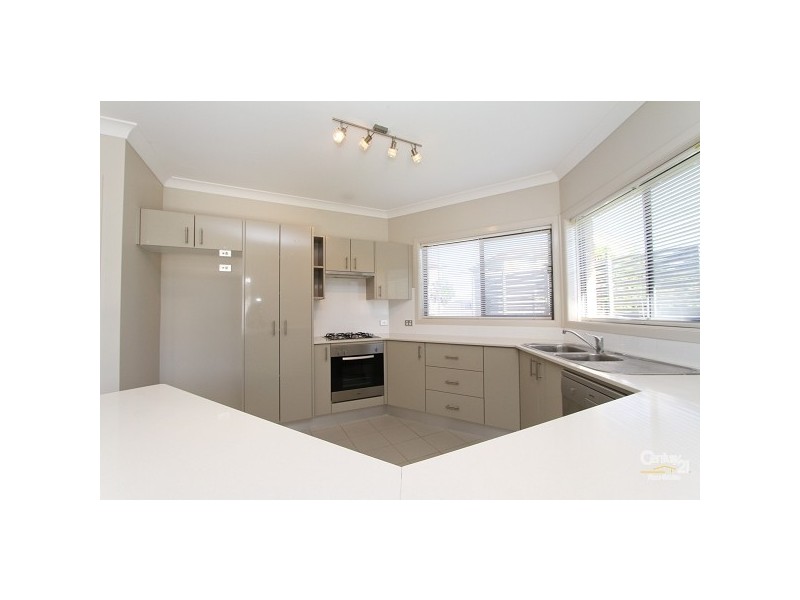 8 Siloam Drive, Belmont NSW 2280