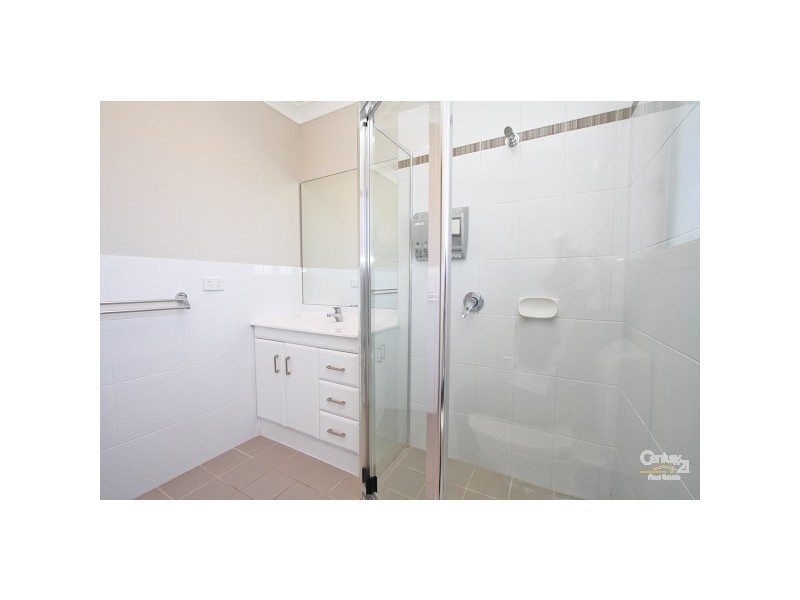 8 Siloam Drive, Belmont NSW 2280