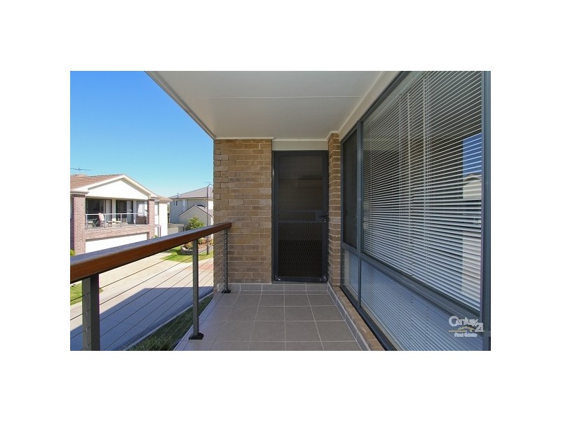 8 Siloam Drive, Belmont NSW 2280