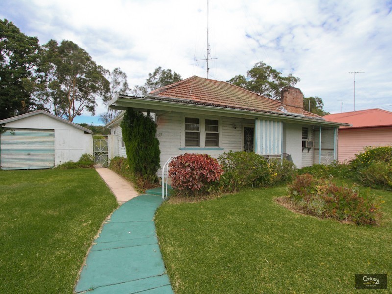 27 St Johns Drive, Croudace Bay NSW 2280