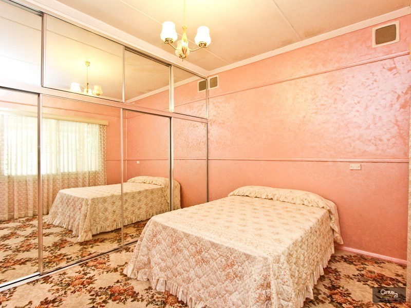 26 Tallawalla Road, Valentine NSW 2280