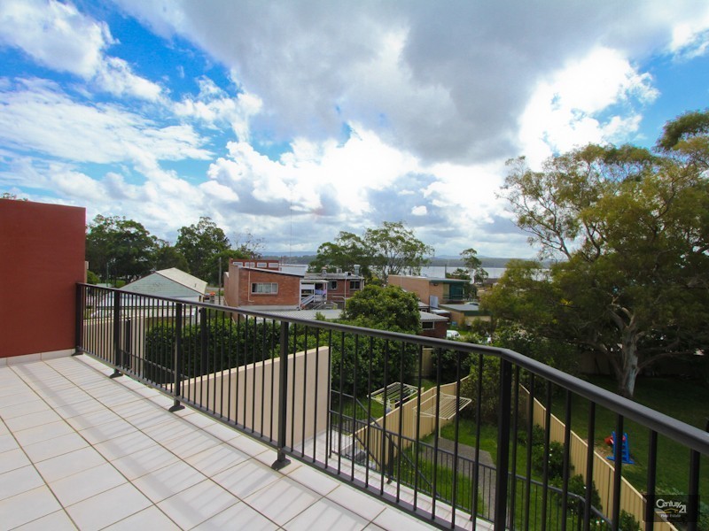 3/4 Berringar Road, Valentine NSW 2280